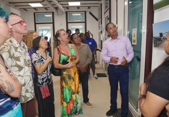 Visite guidée de l'exposition par les étudiants